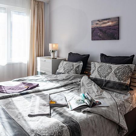 Photo Art Apartment Burgas Esterno foto