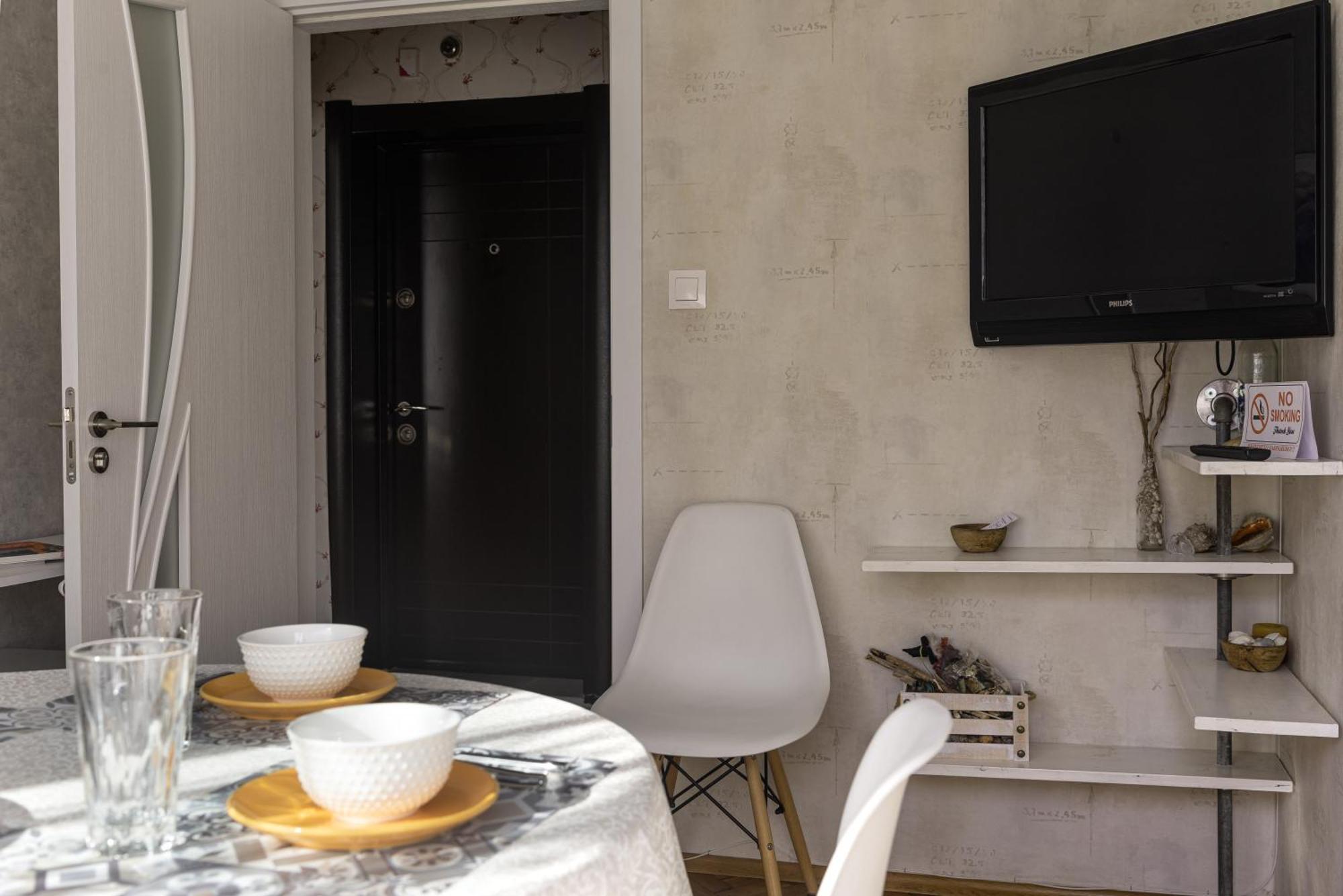 Photo Art Apartment Burgas Esterno foto