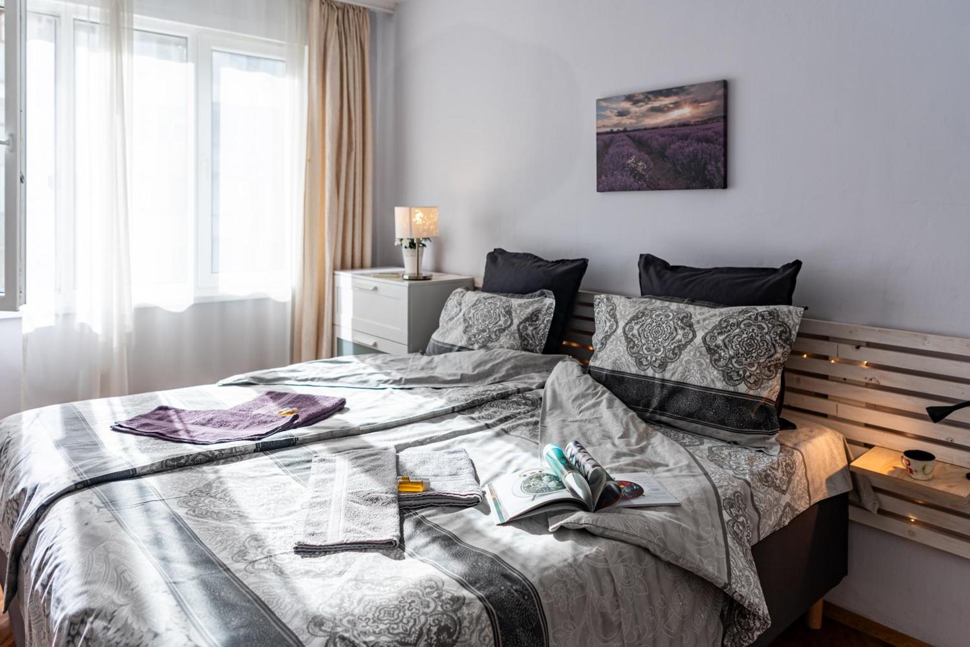 Photo Art Apartment Burgas Esterno foto