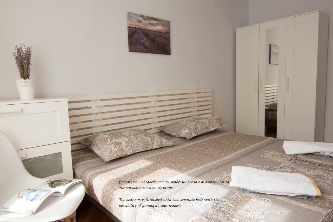 Photo Art Apartment Burgas Esterno foto